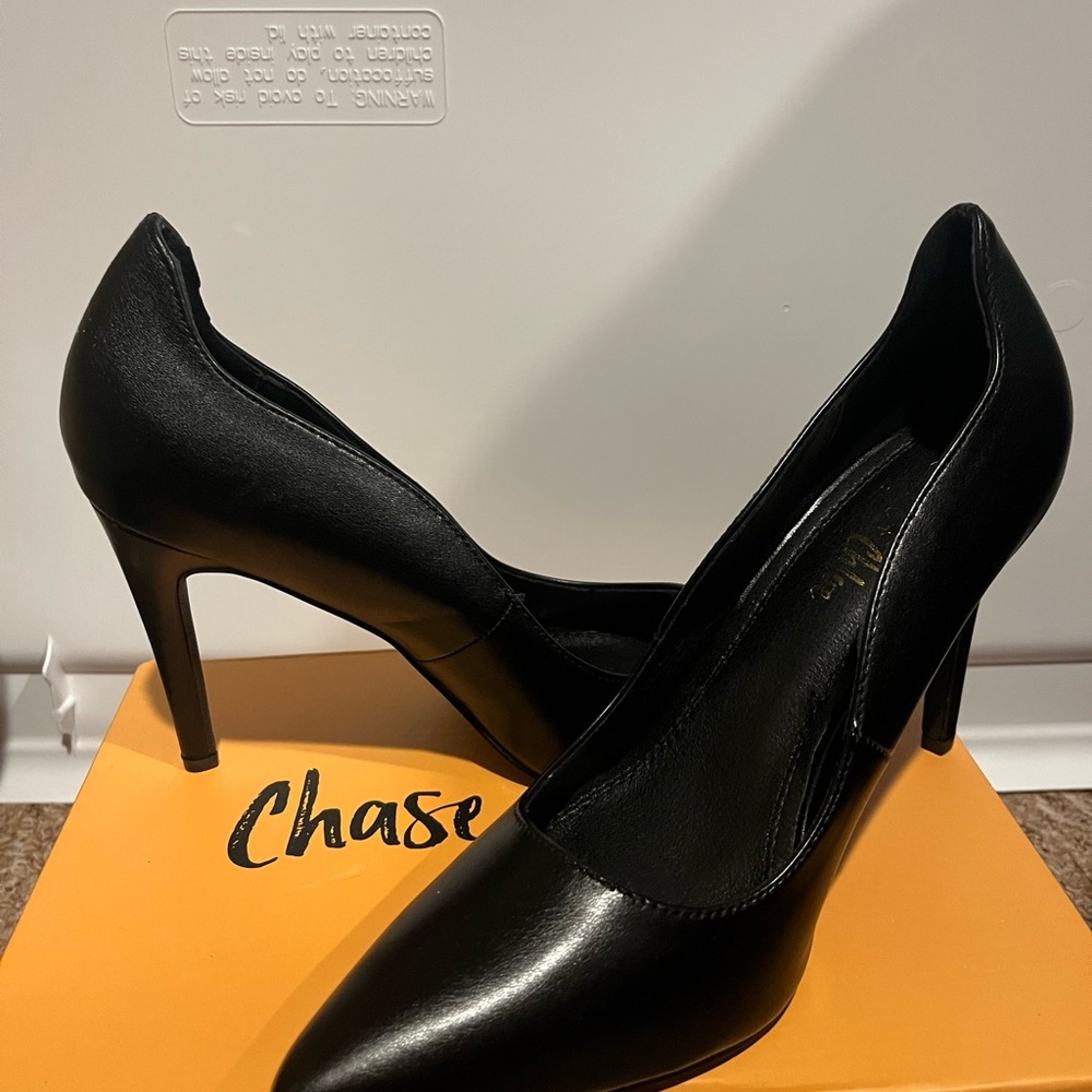 Chase + Chloe Black Heels